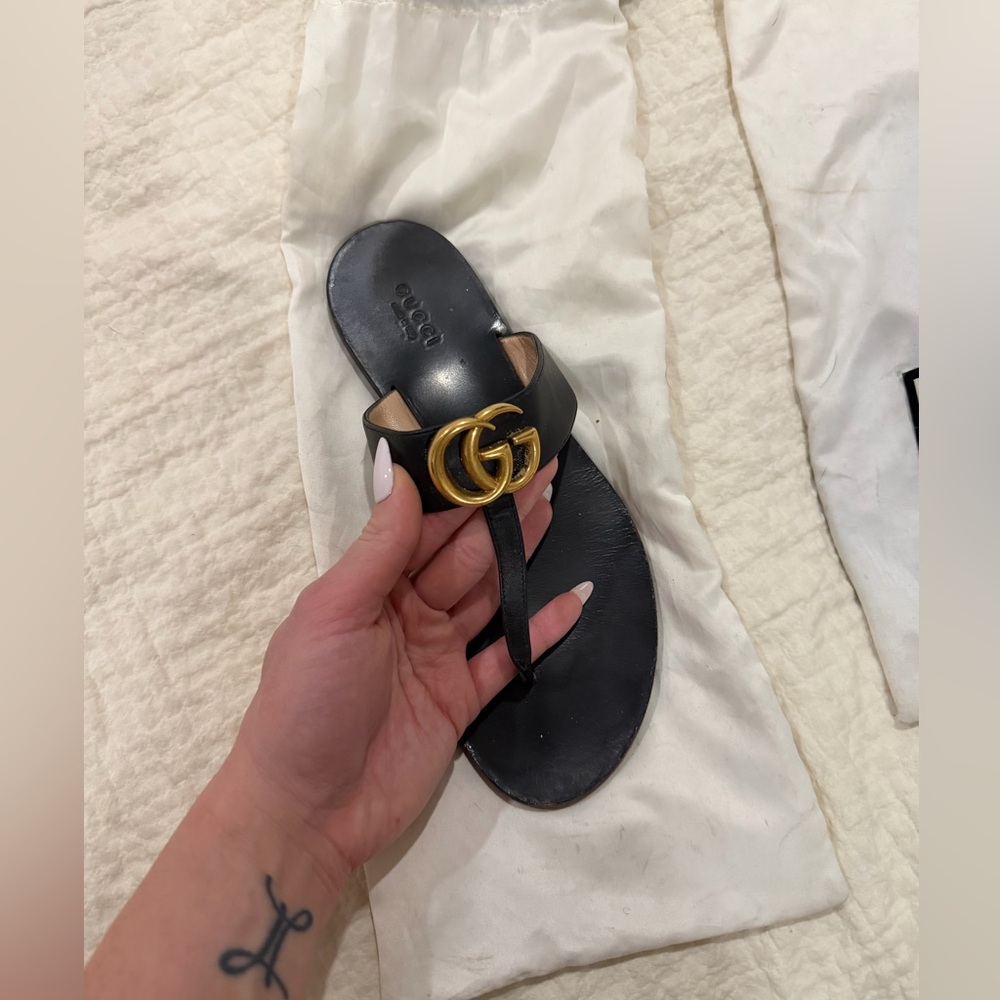 Double G Gucci Monochrome sandals